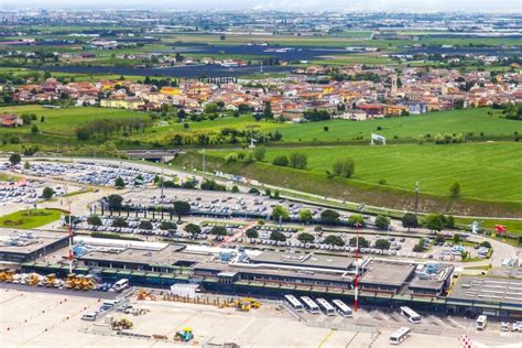 verona airport webcam.